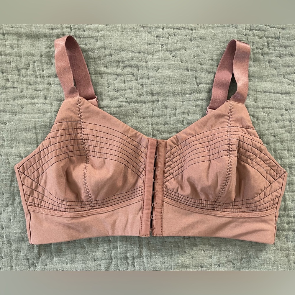 Fabletics Ines Low Impact Mauve Sports Bra Hook Eye Front Close Mesa Rose Large